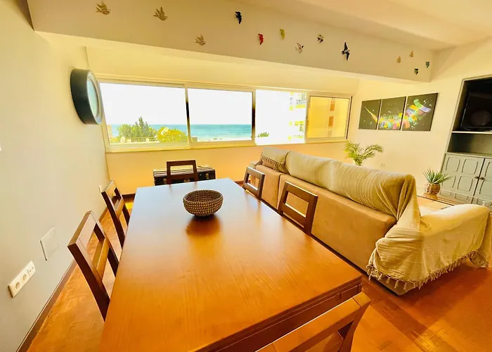 Paraiso - Beachfront - Private Parking Daire *