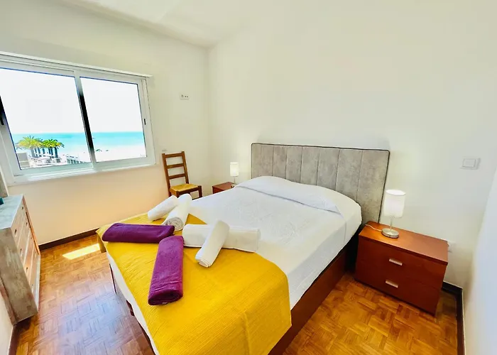 Daire Paraiso - Beachfront - Private Parking Portimão