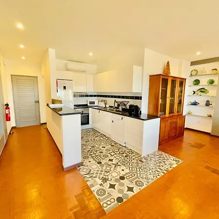 Paraiso - Beachfront - Private Parking 포티마오